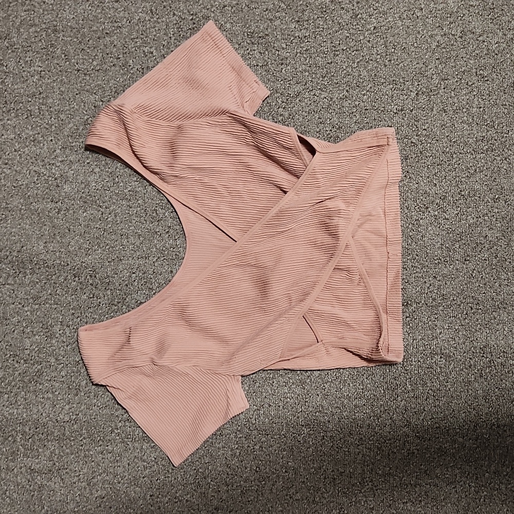 M/L pink/coral top